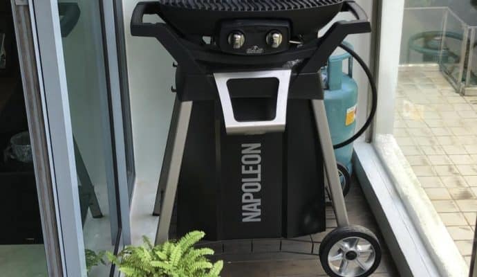 Napoleon PRO285 on cart