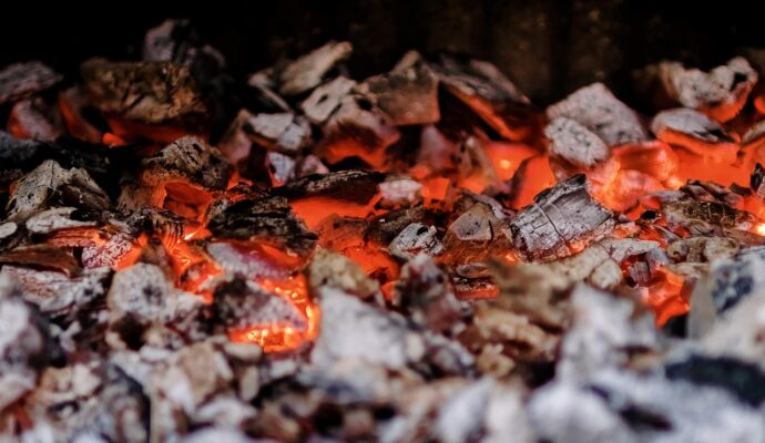 How to Achieve Perfect BBQ Flavor with a Charcoal Grill