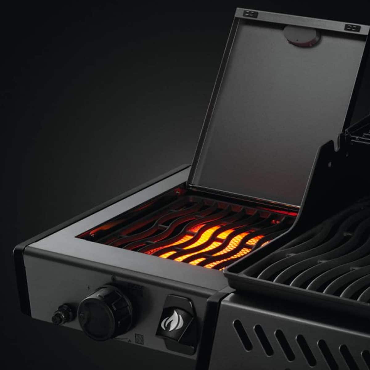 Napoleon Freestyle 365 Gas BBQ Grill with Infrared Side Burner F365SIBPGT-RC