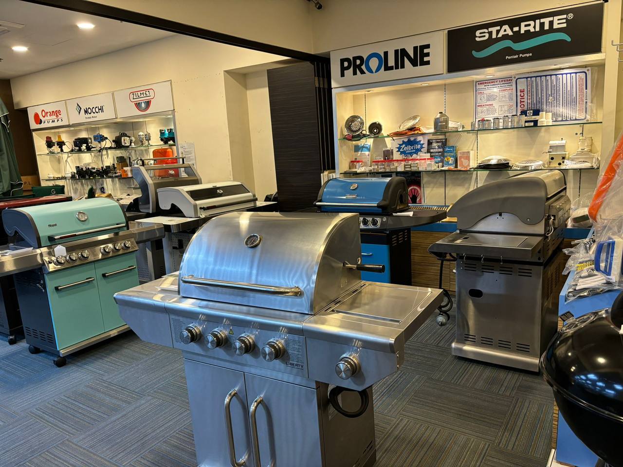 Recap of Our BBQ Warehouse Sale: Unbeatable Discounts on Display Sets!